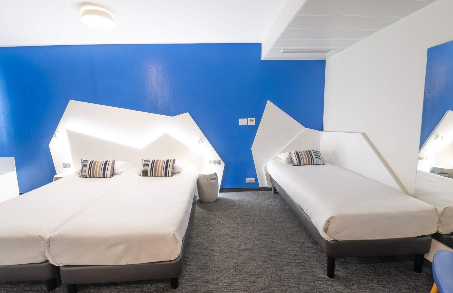 Chambre spacieuse, pour personnes à mobilité réduite, en famille ou entre amis à l'hôtel Origami à Strasbourg